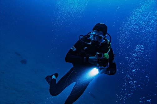 underwater flashlight